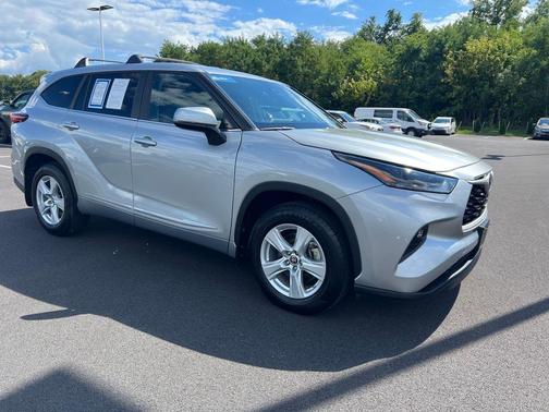 2023 Toyota Highlander LE
