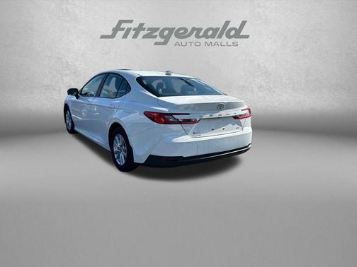 Ice Cap 2025 Toyota Camry LE