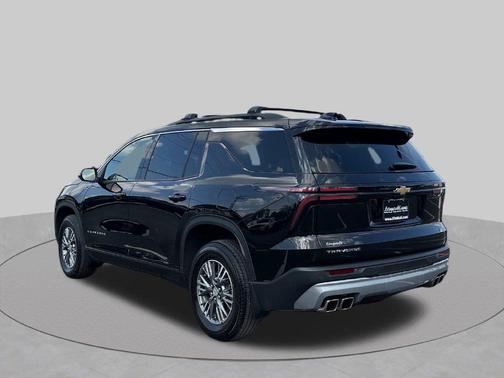 Mosaic Black Metallic 2025 Chevrolet Traverse LT