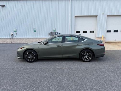 Sunlit Green 2025 Lexus ES 350 Base