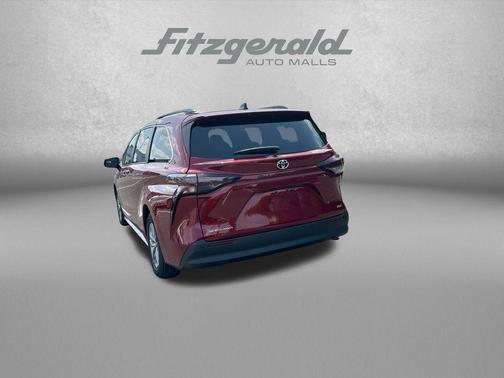 Ruby Flare Pearl 2026 Toyota Sienna XLE