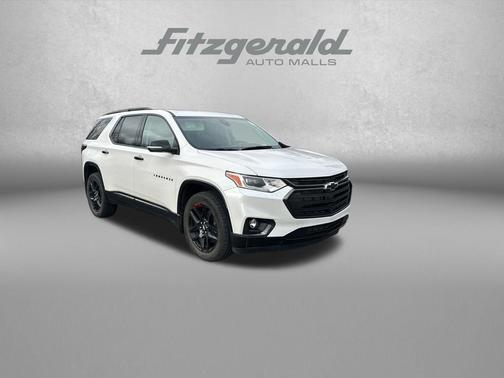 Iridescent Pearl Tricoat 2021 Chevrolet Traverse Premier