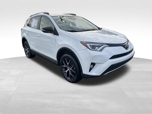 2017 Toyota RAV4 SE