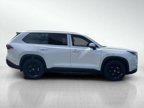 2025 Toyota Highlander LE