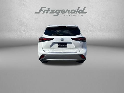 2026 Toyota Highlander Hybrid Platinum