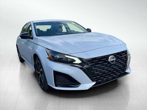 2023 Nissan Altima SR FWD
