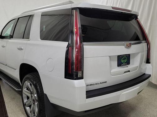 2016 Cadillac Escalade Luxury