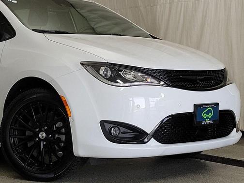 2020 Chrysler Pacifica L