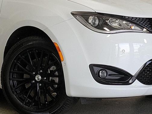 2020 Chrysler Pacifica L