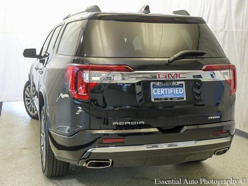 2022 GMC Acadia Denali