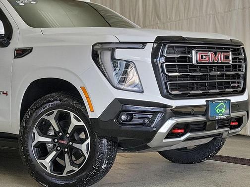 2025 GMC Yukon XL 4WD AT4