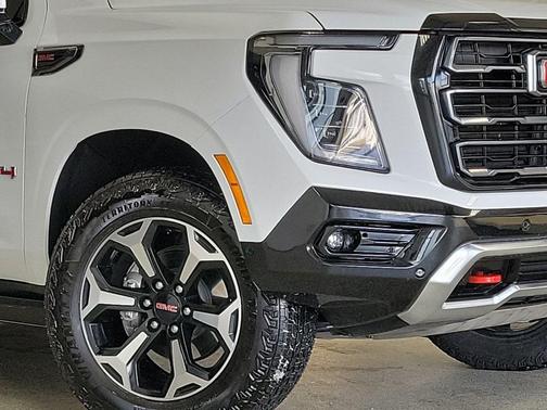 2025 GMC Yukon XL 4WD AT4