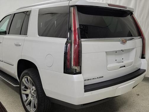 2016 Cadillac Escalade Luxury