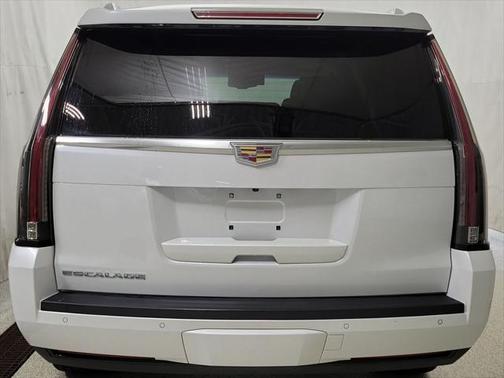 2016 Cadillac Escalade Luxury