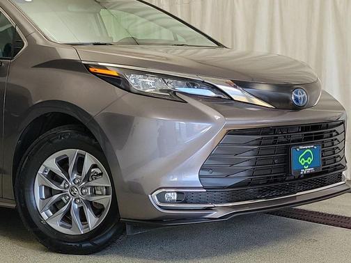 2022 Toyota Sienna XLE