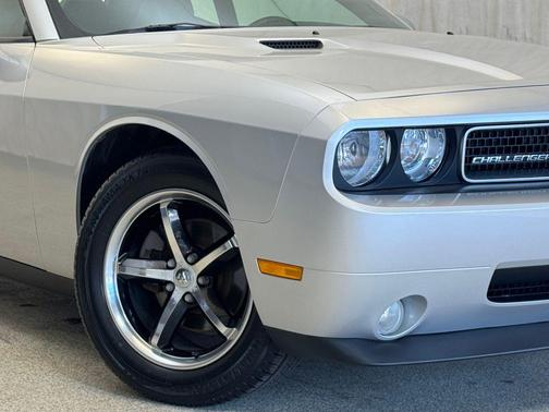 2010 Dodge Challenger SE