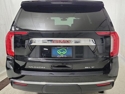 2022 GMC Yukon SLT
