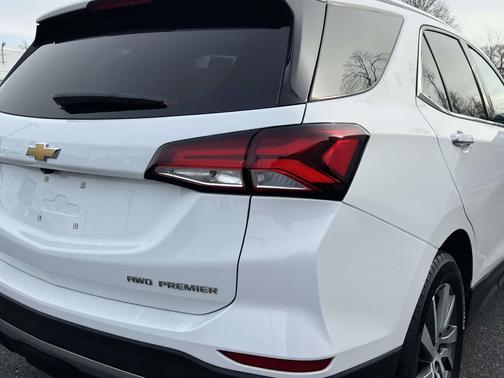 2022 Chevrolet Equinox Premier w/1LZ