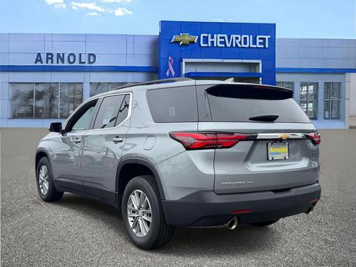 Sterling Gray Metallic 2023 Chevrolet Traverse LT Cloth