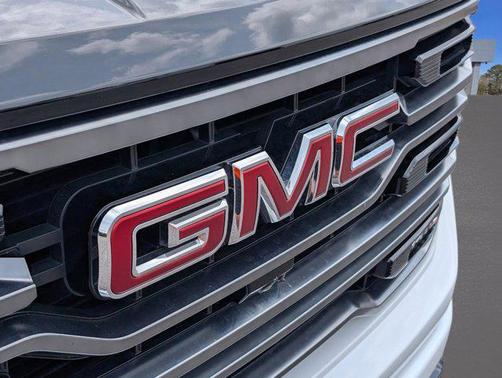 Summit White 2025 GMC Sierra 1500 AT4