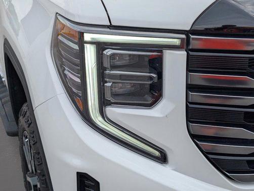 Summit White 2025 GMC Sierra 1500 AT4