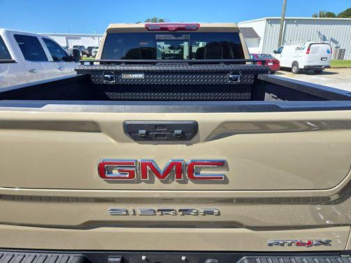 2023 GMC Sierra 1500 AT4X