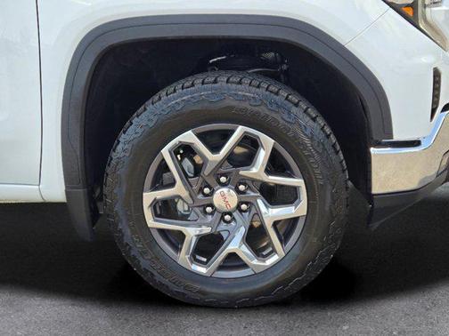 Summit White 2024 GMC Sierra 1500 SLT