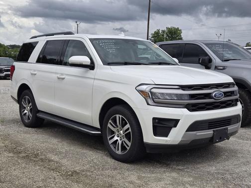 Star White Metallic Tri-Coat 2023 Ford Expedition XLT