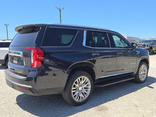 Titanium Rush Metallic 2023 GMC Yukon SLT