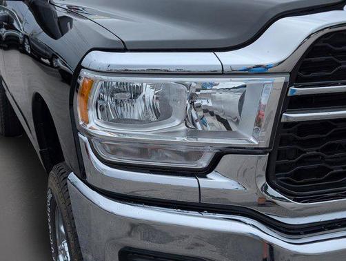 2024 RAM 2500 Tradesman Crew Cab 4x4 6'4' Box