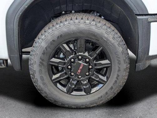 2025 GMC Sierra 2500 AT4