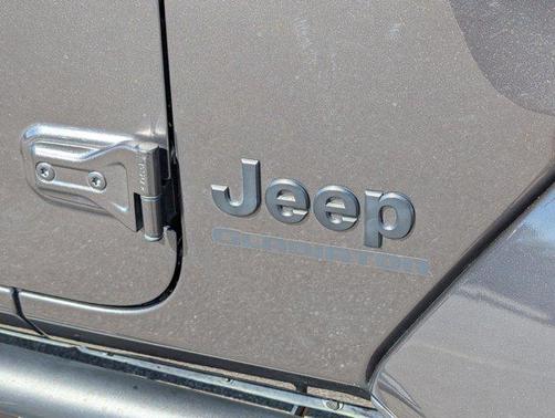 2022 Jeep Gladiator Willys 4x4