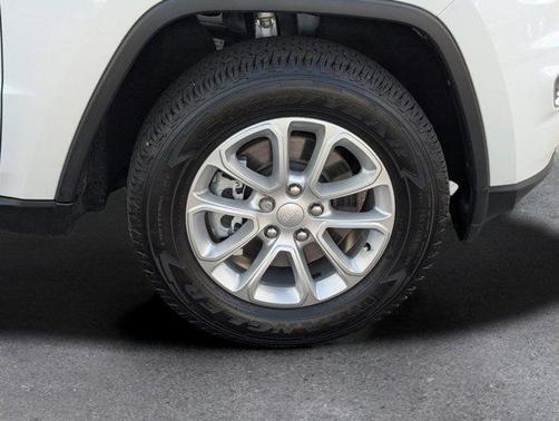 2021 Jeep Grand Cherokee Laredo