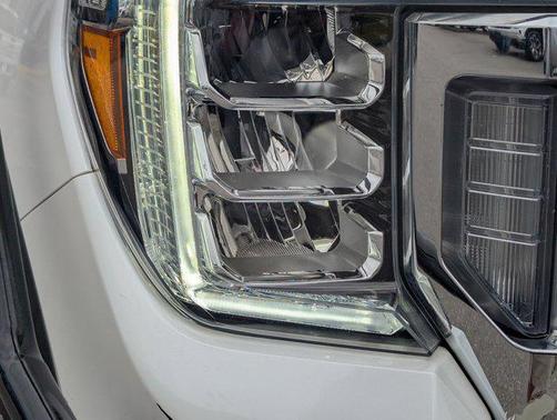 White Frost Tricoat 2021 GMC Sierra 2500 Denali