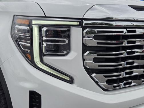 Summit White 2024 GMC Sierra 1500 Denali