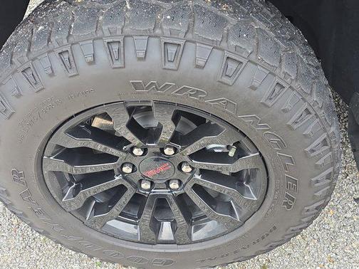 2023 GMC Sierra 1500 AT4X