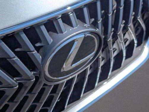 2025 Lexus ES 300h F SPORT Design