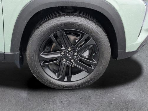 Cacti Green 2025 Chevrolet Trax FWD ACTIV