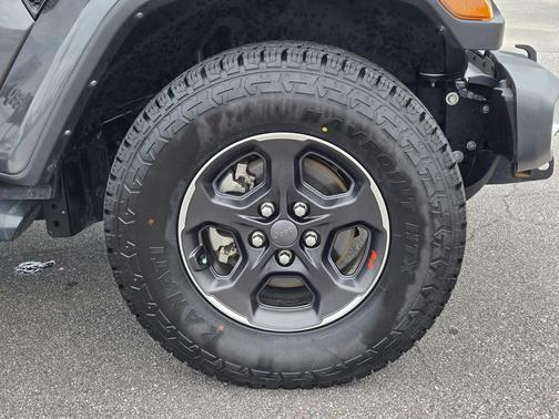 Granite Crystal Metallic Clearcoat 2022 Jeep Gladiator Sport S