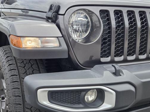 Granite Crystal Metallic Clearcoat 2022 Jeep Gladiator Sport S