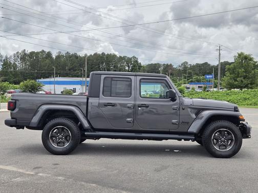 Granite Crystal Metallic Clearcoat 2022 Jeep Gladiator Sport S
