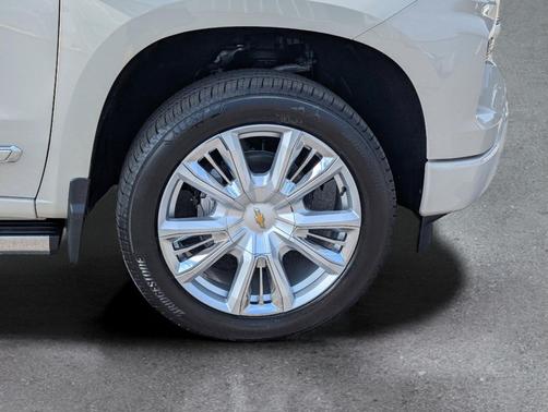 White Sands 2026 Chevrolet Silverado 1500 High Country