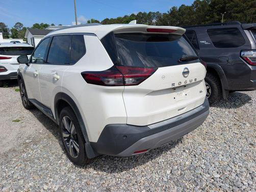 Pearl White Tricoat 2021 Nissan Rogue SL