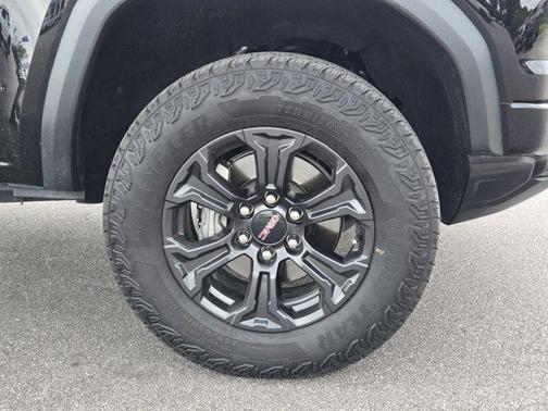 Onyx Black 2025 GMC Canyon Elevation