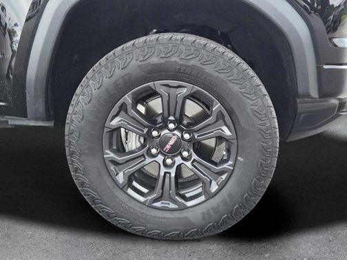 Onyx Black 2025 GMC Canyon Elevation