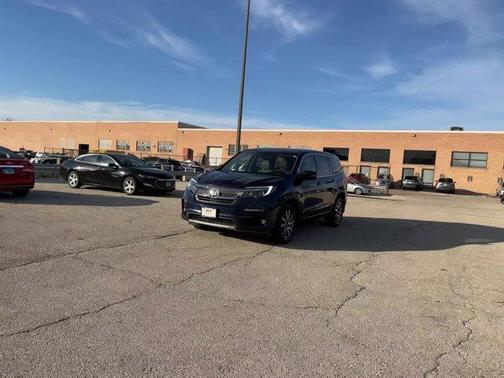 Photo 5 of 43 of 2019 Honda Pilot EX