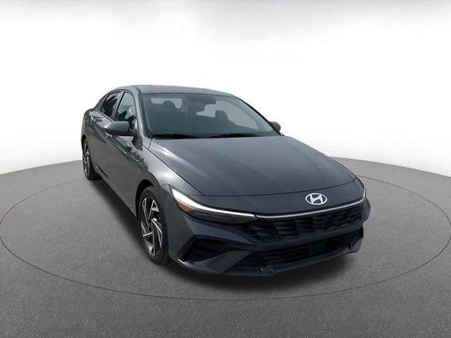 2025 Hyundai ELANTRA SEL