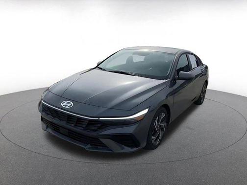 2025 Hyundai ELANTRA SEL