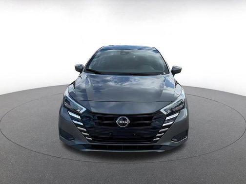 Gun Metallic 2025 Nissan Versa 1.6 SV