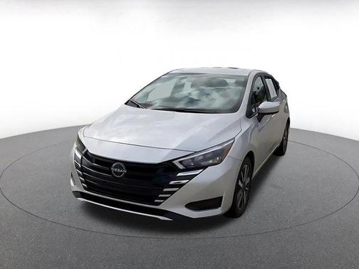 Brilliant Silver Metallic 2025 Nissan Versa 1.6 SV